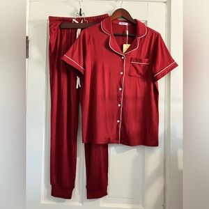 NWT Ekouaer Red Knit Pajama Set